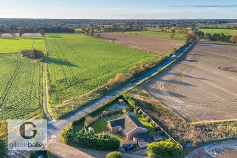 3 bedroom detached bungalow for sale, Beccles Road, Great Yarmouth NR31