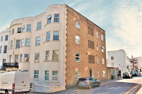 Flat to rent, Norfolk Court, Norfolk Square, Brighton, East Sussex, BN1