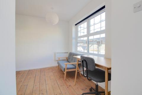 Flat to rent, Norfolk Court, Norfolk Square, Brighton, East Sussex, BN1