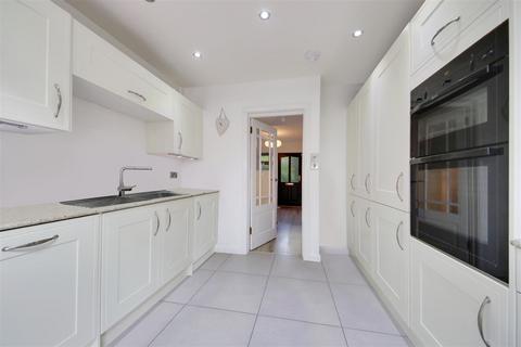 3 bedroom detached house for sale, Newberries Avenue, Radlett WD7