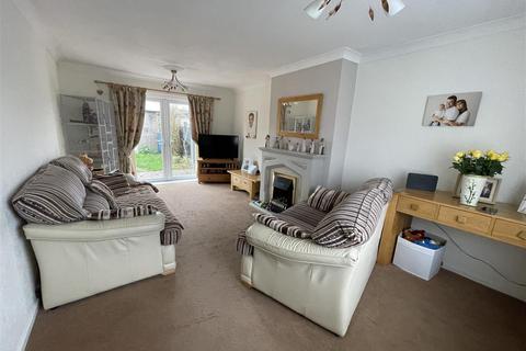 3 bedroom terraced house for sale, Courtney Road, Chadwell St.Mary