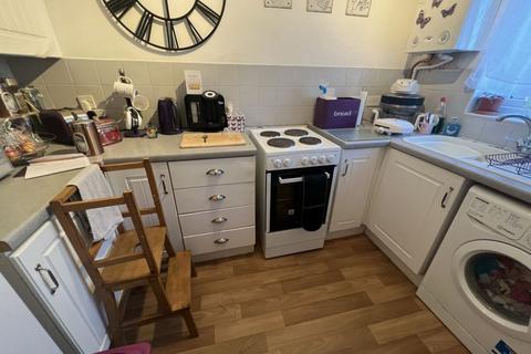 2 bedroom house to rent, Laxford Close, Hinckley, LE10