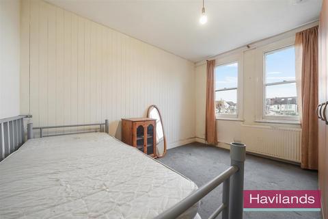 67b Osborne Road, London, N13 5PU