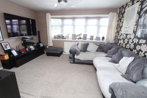 59 Derwent Close, Pensnett, Brierley Hill, DY5 4QD