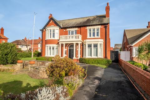 4 bedroom detached house for sale, Clifton Drive North, Lytham St Annes, FY8