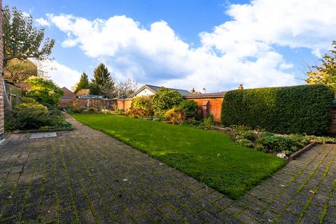 3 bedroom detached house for sale, Eton Close, Leicester