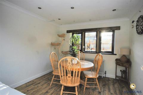 3 bedroom terraced house for sale, The Courtyard, Wakefield WF4