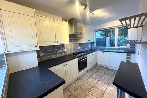 2 bedroom end of terrace house to rent, Brookfield Avenue, Bredbury