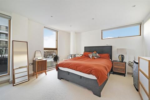 3 bedroom apartment to rent, Frances Wharf, London E14