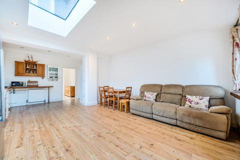 2 bedroom end of terrace house for sale, Lovell Road, Richmond, TW10