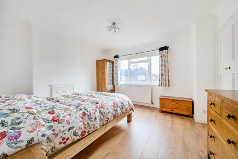 10 Lovell Road, Richmond, TW10 7LB