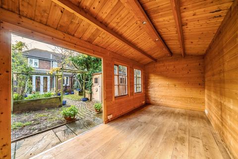 10 Lovell Road, Richmond, TW10 7LB