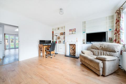 10 Lovell Road, Richmond, TW10 7LB