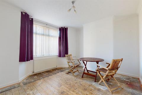 18 Dennor Park, Bristol, BS14 9BY