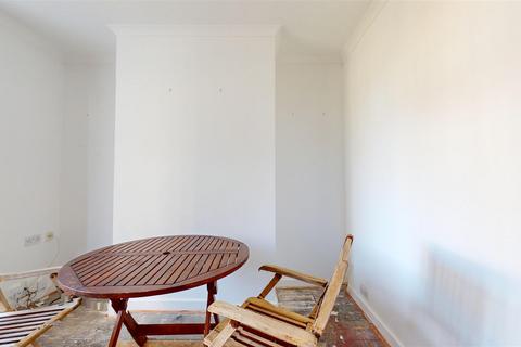 18 Dennor Park, Bristol, BS14 9BY