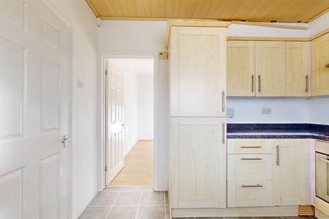 18 Dennor Park, Bristol, BS14 9BY