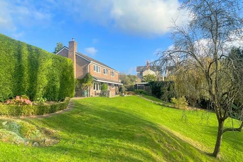 4 bedroom detached house for sale, 8 The Vineyard, Monmouth, NP25