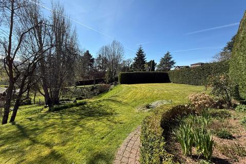 4 bedroom detached house for sale, 8 The Vineyard, Monmouth, NP25