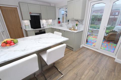 22 Roach Close, Brierley Hill, DY5 1LR
