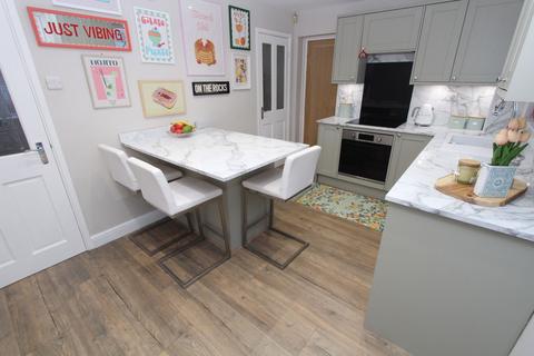 22 Roach Close, Brierley Hill, DY5 1LR