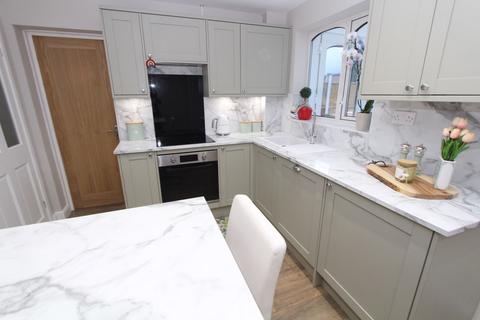 22 Roach Close, Brierley Hill, DY5 1LR