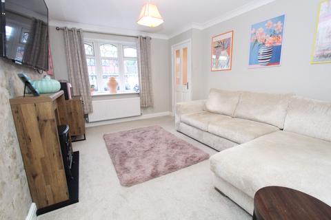 22 Roach Close, Brierley Hill, DY5 1LR