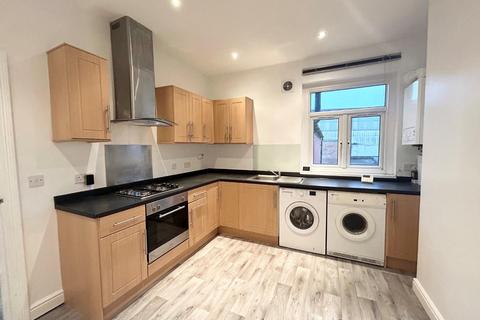 2 bedroom flat to rent, Coity Road, Bridgend, CF31 1LT