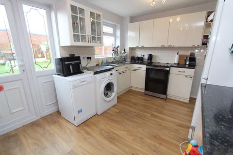 2 bedroom semi-detached house for sale, Roach Close, Brierley Hill DY5