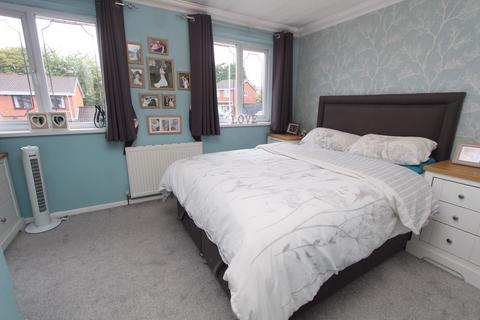 24 Roach Close, Brierley Hill, DY5 1LR
