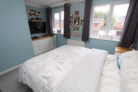 24 Roach Close, Brierley Hill, DY5 1LR