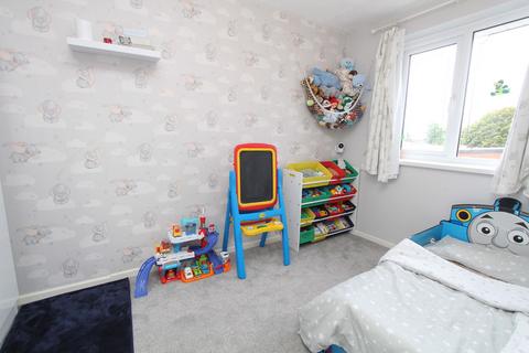 24 Roach Close, Brierley Hill, DY5 1LR