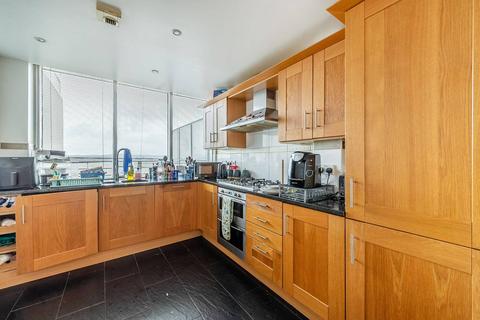 2 bedroom penthouse for sale, Station Road, edgware, Edgware, HA8