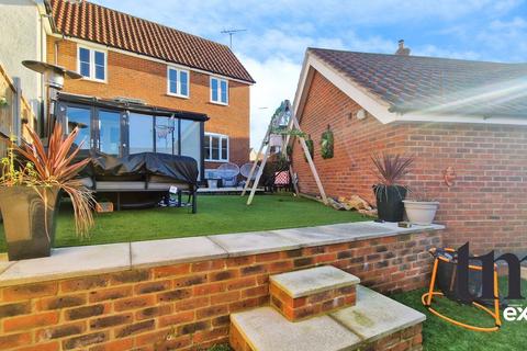 3 bedroom semi-detached house for sale, Mill Park Drive, Braintree CM7