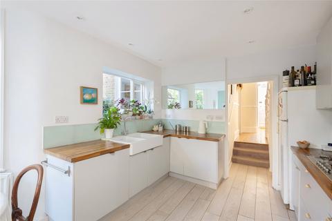 17 Shandon Road, London, SW4 9HS