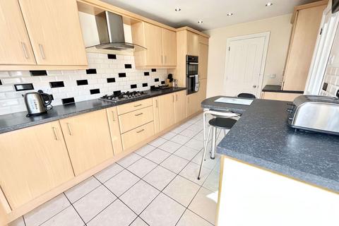 3 bedroom detached house for sale, Scotts Green Close, Dudley DY1