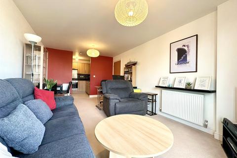 2 bedroom flat for sale, Evelyn Walk, Greenhithe, DA9