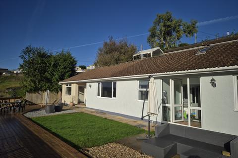 4 bedroom detached bungalow to rent, Totnes Road, Paignton