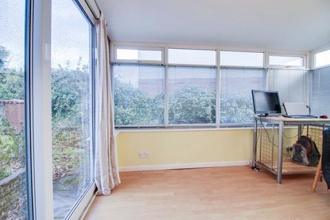 3 bedroom end of terrace house for sale, Sussex Avenue, Horsforth, Leeds, West Yorkshire, LS18