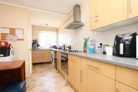 4 bedroom house to rent, Coronation Avenue, Bath BA2