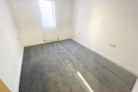 Flat 2, Ashley Court, 274 Ashley Road, Poole, BH14 9BZ