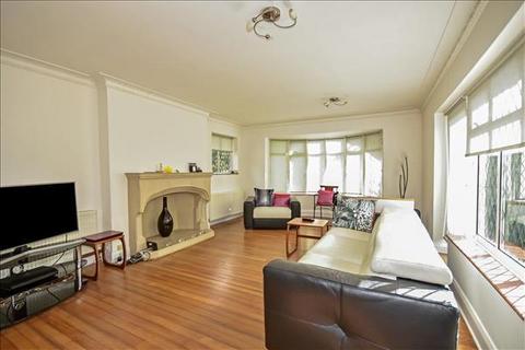 1 Fernside, Buckhurst Hill, IG9 5TY