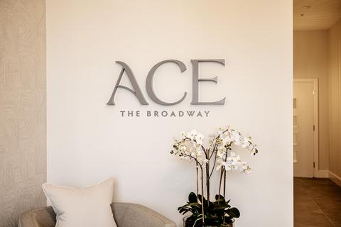 undefined, Broadway, Essex, SS9