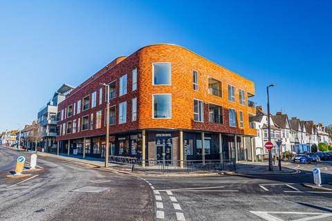 undefined, Broadway, Essex, SS9