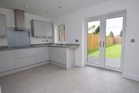 4 bedroom semi-detached house to rent, Weston Road, Stoke-On-Trent ST3