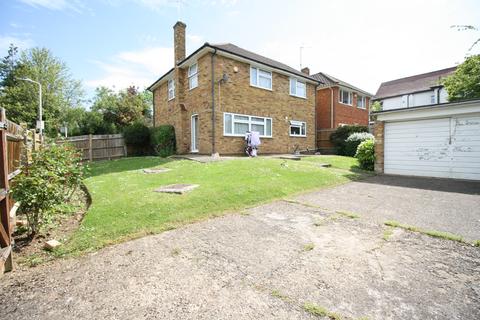 4 bedroom detached house to rent, Frithwood Avenue, Northwood, HA6