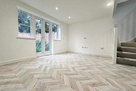 4 bedroom terraced house for sale, Prospect Place, Grays