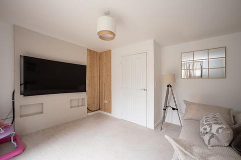 5 bedroom flat for sale, Kingsthorpe Avenue, Corby NN17