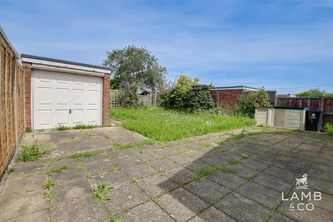 3 bedroom detached bungalow for sale, Woodlands Close, Clacton-On-Sea CO15