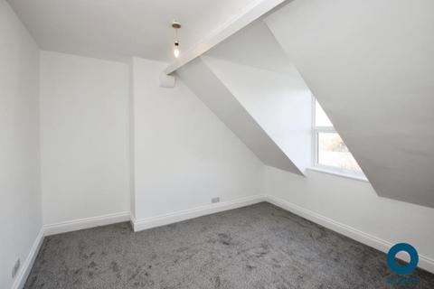 3 bedroom flat to rent, Cromwell Road, Bristol BS6