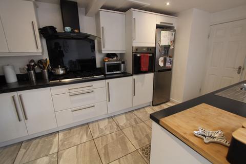 3 bedroom end of terrace house for sale, Bell Road, Dudley DY2